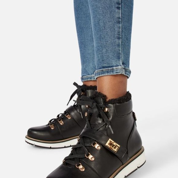 Meet your Posher, Tina - Picture 3 of 3